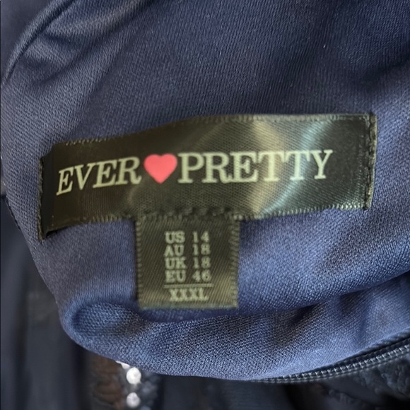 Elegant Navy Blue Evening Gown - Picture 7 of 7